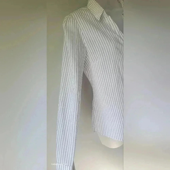 Camaieu Button Down shirt, blue and white striped womens size XS - Picture 4 of 7